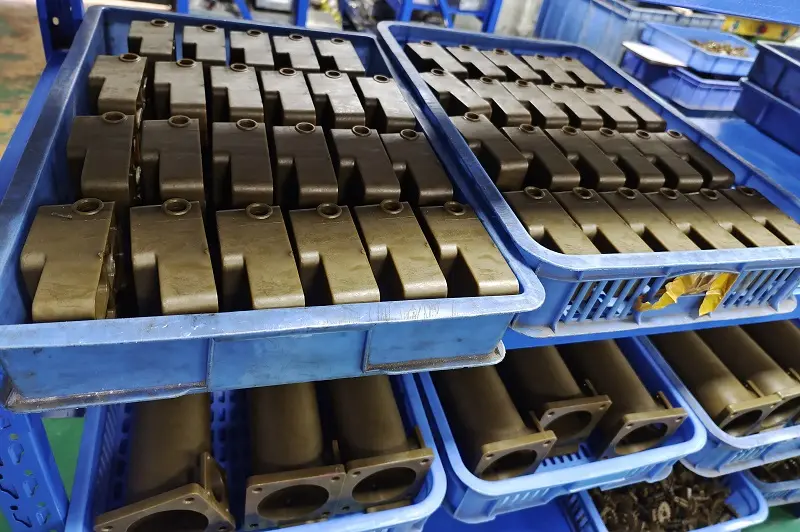 Saltwater-resistant cast components
